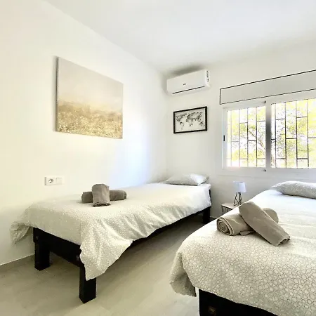 Villa Bouganvilla Luxury With Air-con, & Private Swimming Pool Ideal For Families *