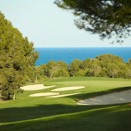 Bouganvilla Luxury With Air-con, & Private Swimming Pool Ideal For Families Villa *