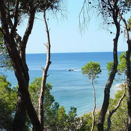 Bouganvilla Luxury With Air-con, & Private Swimming Pool Ideal For Families