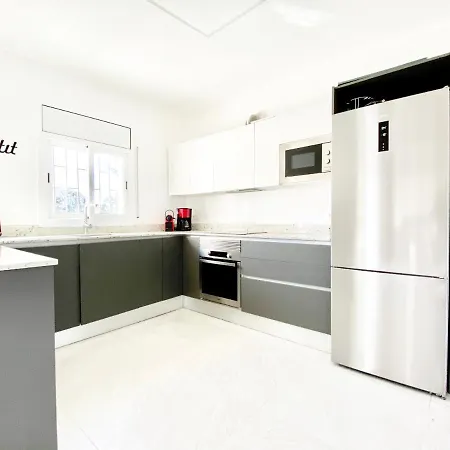 Bouganvilla Luxury With Air-con, & Private Swimming Pool Ideal For Families Villa L'Ametlla de Mar