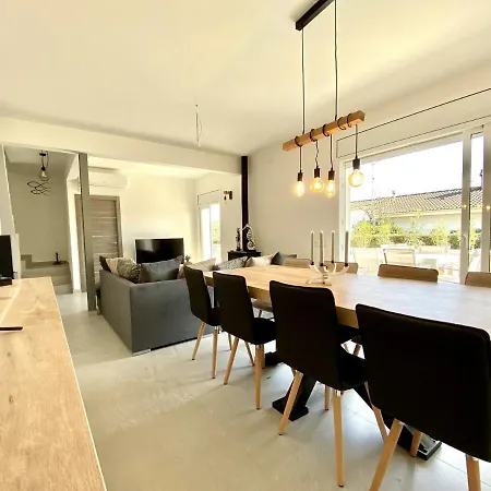 Bouganvilla Luxury With Air-con, & Private Swimming Pool Ideal For Families * L'Ametlla de Mar